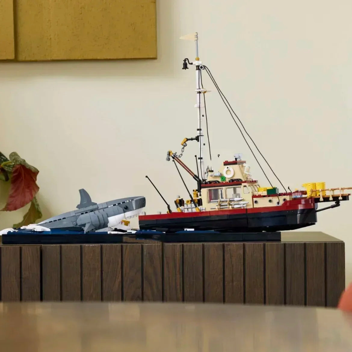 1497pcs Jaws Diorama Boat With Shark