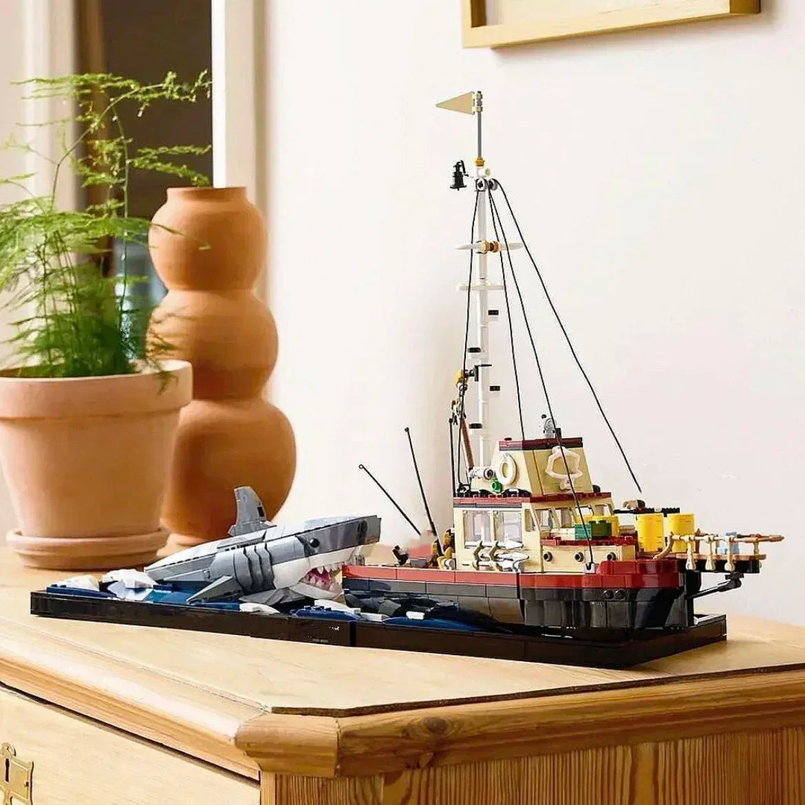 1497pcs Jaws Diorama Boat With Shark